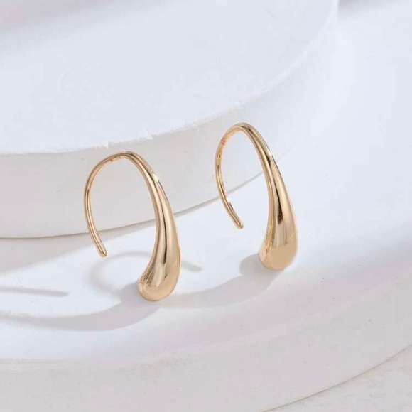 Jewelry - 14k Gold plated earrings.NWOT